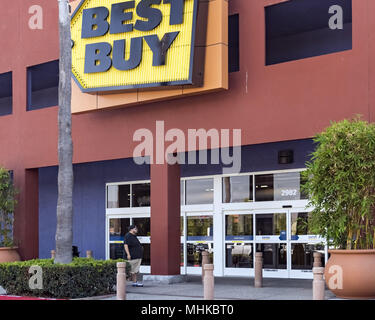 Irvine, California, USA. 26 Sep, 2017. Best Buy è una multinazionale americana consumer electronics Corporation con sede a Richfield, Minnesota, un sobborgo di Minneapolis. A livello internazionale, che opera anche in Canada e in Messico. Credito: Alexey Bychkov/ZUMA filo/Alamy Live News Foto Stock