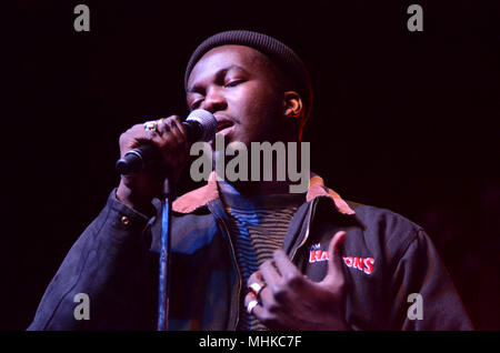 Milwaukee, Wisconsin, Stati Uniti d'America. 29 apr, 2018. Inglese cantante e cantautore Giacobbe banche suona presso il rave in Milwaukee, Wisconsin. Ricky Bassman/CSM/Alamy Live News Foto Stock