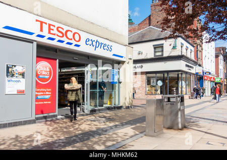 Tesco Express store in Middlesbrough, North East England, Regno Unito Foto Stock