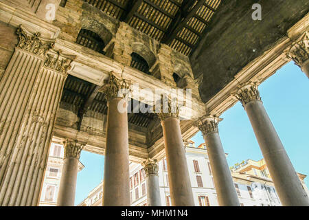 Sotto il tetto del Pantheon di Roma Italia Foto Stock