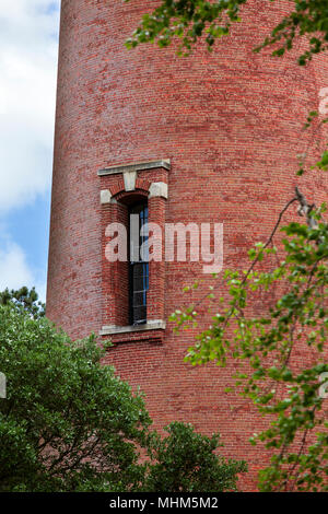 NC01766-00...North Carolina - finestra sul Currituck Beach Faro nella città di Corrolla sul Outer Banks. Foto Stock