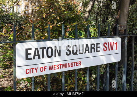 Strada segno, Eaton Square, Belgravia, City of Westminster, Greater London, England, Regno Unito Foto Stock