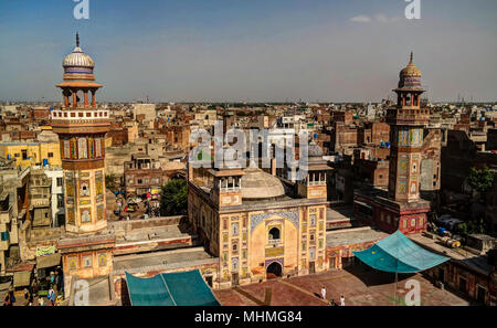 Panorama di Wazir Khan moschea, Lahore, Pakistan Foto Stock