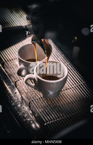 Per caffè automatica macchina preparazione di caffè Foto Stock
