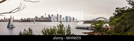 Barca a vela Porto di Sydney. Vista dal Taronga Zoo Foto Stock