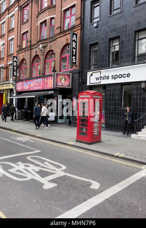 Il Teatro delle Arti e dello spazio bianco Gallery sulla grande Newport Street, Londra, WC2, Regno Unito Foto Stock