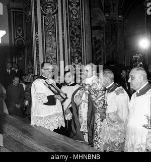 Papa Paolo VI a Montecassino - proclamare san Benedetto Patrono Principale di tutta Europa a Montecassino - 24 Ottobre 1964 Foto Stock