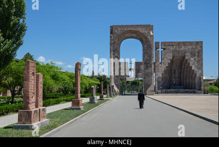 Cancello principale per vedere la Madre di Santa Etchmiadzin complesso. Vagharshapat. Armenia Foto Stock