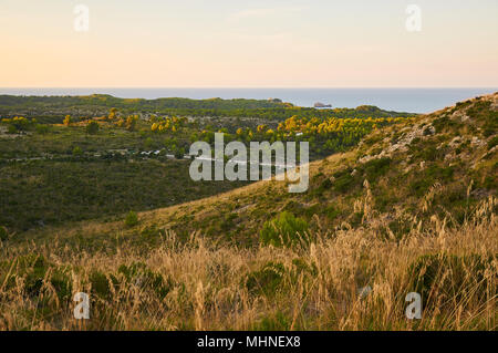 Vista panoramica della costa di Artà al tramonto (La Maiorca, isole Baleari, Spagna) Foto Stock