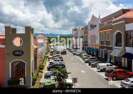 Shopping Mall in Coronado, Panama, popolare con gli espatriati che hanno reinsediati lì. Foto Stock