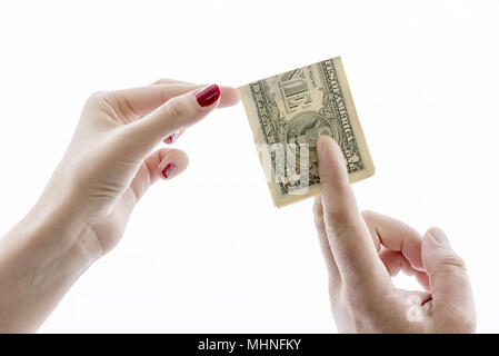 Un dollaro in mano, un uomo dà una donna il denaro per il business Foto Stock
