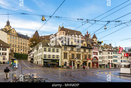 BASEL, Svizzera - 03 novembre: Vista di Barfusserplatz su nove Foto Stock