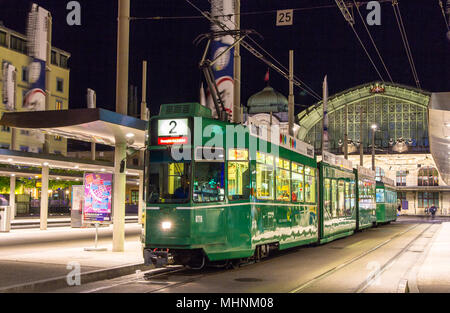 BASEL, Svizzera - 03 novembre: Tram essere 4/6 Schindler/Siemens Foto Stock