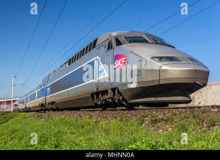 Strasburgo, Francia - 22 settembre: SNCF TGV treno su un modo da Foto Stock
