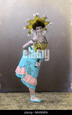 Serie di carte di divertimento di un ballerino britannico in un costume a gonna larga Foto Stock