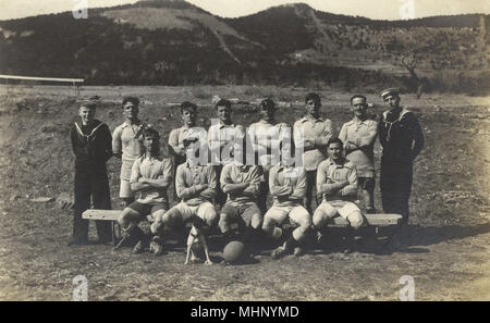 Foto squadra di calcio, equipaggio di HMS Diomede Foto Stock