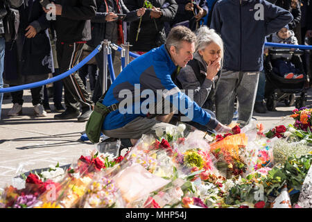 Van attacco, una città in lutto,Toronto forte della tragedia e della carneficina su Yonge Street 10 persone uccise da un furgone guida su marciapiede, Toronto, Canada Foto Stock