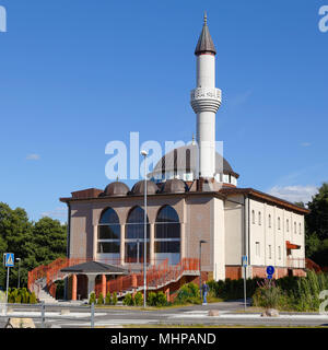 Fittja, Svezia - Luglio 16, 2013: Esterno della moschea che è stato costruito nel 1998 ed è stata completata nel mese di aprile del 2007, è di proprietà della cultura islamica Assoc Foto Stock