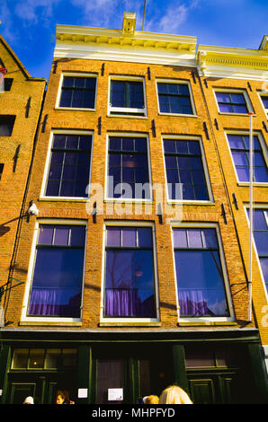 AMSTERDAM, PAESI BASSI, Aprile 23 2018: veduta esterna di uno dei più popolari attrazioni di Amsterdam - la casa di Anna Frank e Museo Foto Stock
