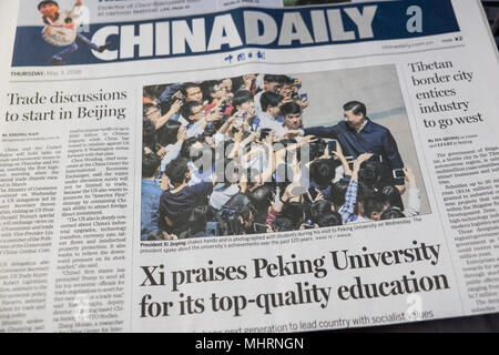 Gratuito in lingua inglese giornale,China Daily, a bordo di Air China Flight da Pechino e Taipei. Foto Stock