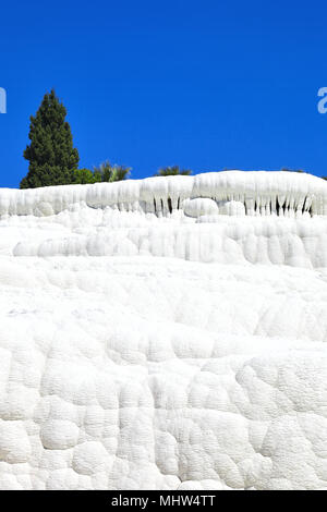 Pamukkale - depositi di calcio da sorgenti termali naturali, Turchia Foto Stock