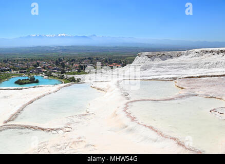 Pamukkale - depositi di calcio da sorgenti termali naturali, Turchia Foto Stock