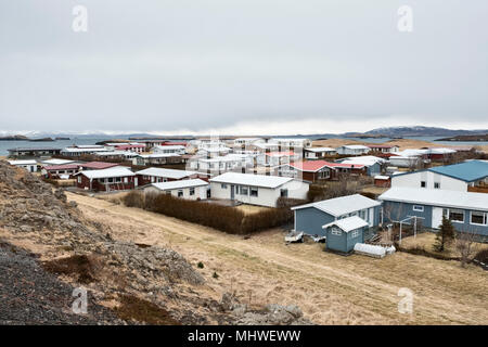 West Islanda - case tipiche nella pittoresca cittadina di Stykkishólmur sulla penisola Snaefellsnes. Foto Stock