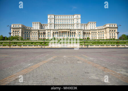 Edificio del parlamento rumeno di Bucarest è il secondo edificio più grande al mondo Foto Stock