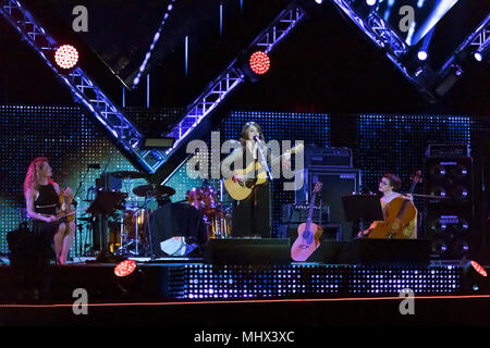 Roma, Italia - 01 Maggio 2018: Carmen Consoli esegue sul palco del concerto del primo di Maggio a Piazza San Giovanni. Il cantante italiano-songwr Foto Stock