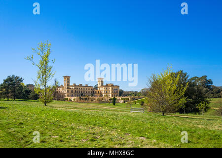 La facciata nord di Osborne House nell'Isola di Wight, ex residenza estiva della Regina Vittoria e il Principe Albert. Foto Stock