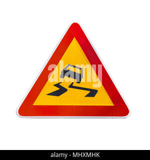 Strada sdrucciolevole, triangolo di avvertimento cartello stradale isolato su sfondo bianco Foto Stock