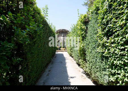 Vista della Fontana della Madre Natura con una statua di Diana di Efeso, la Grande Natura della dea. Villa d'Este. Tivoli. L'Italia. Scolpito da Gillis van de Foto Stock