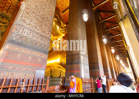 Wat-Pho, Bangkok in Thailandia:- Aprile 13, 2018:-: Wat Pho o il nome ufficiale è il Wat Pho come il più antico tempio è la casa di una coppia, popolare con i visitatori Foto Stock
