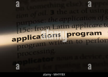 Programma di applicazioni di parola in un dizionario. applicazioni il concetto di programma. Foto Stock