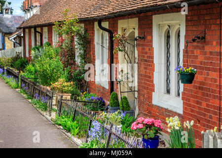 Gli ospizi di carità nel grazioso e desiderabile villaggio di molto hadham high street hertfordshire,Herts, Inghilterra.uk,GB Foto Stock