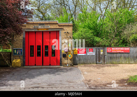 Parte del tempo la stazione dei vigili del fuoco nel grazioso e desiderabile villaggio di molto hadham high street hertfordshire,Herts, Inghilterra.uk,GB Foto Stock