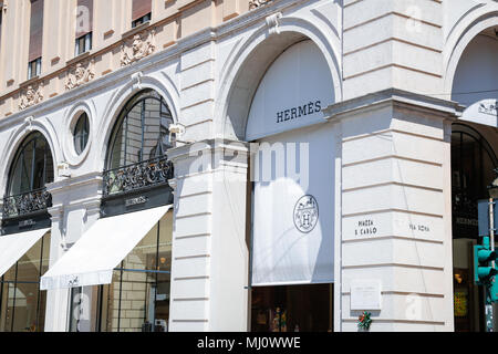 Torino Piemonte, Italia: visite turistiche intorno alla città guardando i suoi monumenti storici, in una giornata di sole Foto Stock
