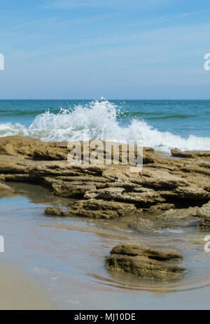 Waves at Washington Oaks Gardens state Park, Florida USA Foto Stock