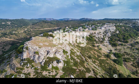 Vista aerea del villaggio di Kastro (più antico villaggio sull'isola) in Thassos Island, Grecia Foto Stock