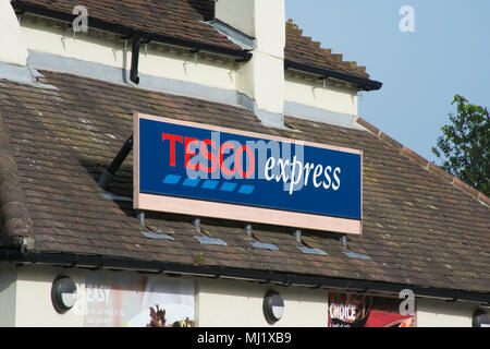 Tesco Express shop segno, REGNO UNITO Foto Stock