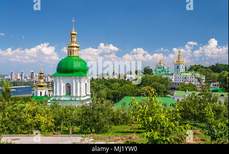 Vista di Kiev Pechersk Lavra, il monastero ortodosso incluso in Foto Stock