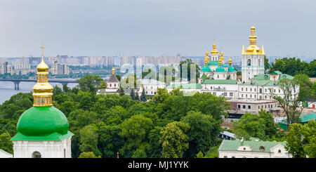 Vista di Kiev Pechersk Lavra, il monastero ortodosso incluso in Foto Stock