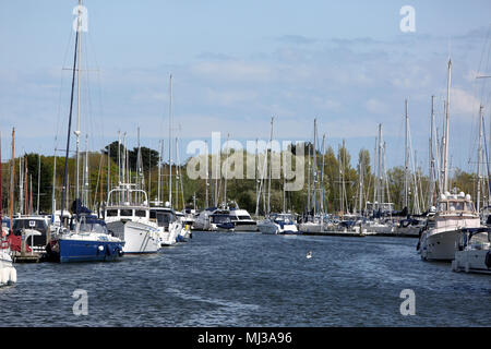 Viste generali di Chichester Harbour nel West Sussex, Regno Unito, gestito da Premier Marinas. Foto Stock