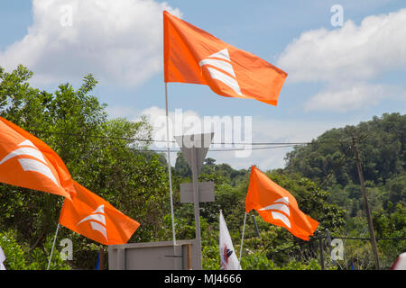 Sandakan, Malaysia. Il 4 maggio, 2018. Partito politico bandiere durante la Malaysia elezioni nazionali 2018 in Sandakan, Sabah, Malaysia. Credito: Mike Kahn Credit: Stock verde Media/Alamy Live News Foto Stock