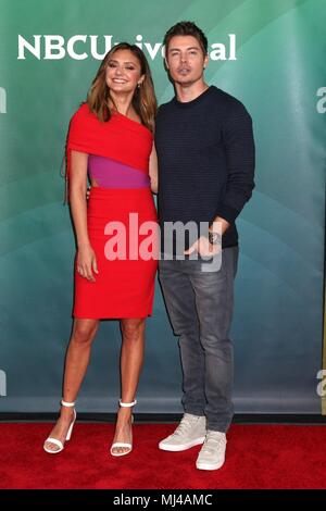 Christine Evangelista, Josh Henderson presso gli arrivi per NBCUniversal Estate Premere Giorno, Universale molto indietro, Universal City, CA Maggio 2, 2018. Foto di: Priscilla concedere/Everett Collection Foto Stock