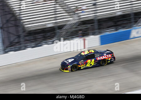 Dover, Delaware, Stati Uniti d'America. Il 4 maggio, 2018. William Byron (24) prende il via a qualificarsi per la AAA 400 unità per autismo a Dover International Speedway di Dover, in Delaware. Credito: Justin R. Noe Asp Inc/ASP/ZUMA filo/Alamy Live News Foto Stock