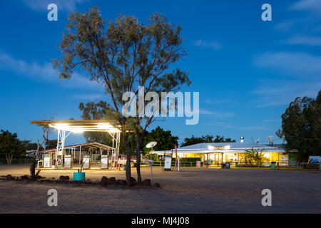 Burke & Wills, Normanton, Queensland, Australia. Vista serale di Burke e Wills Roadhouse sul Burke strada di sviluppo bewtween Cloncurry e Norman Foto Stock