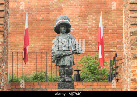 Varsavia, Polonia - 03 Maggio 2108: monumento del piccolo di insorti per commemorare i bambini soldato che hanno preso parte alla insurrezione di Varsavia 1944 Foto Stock