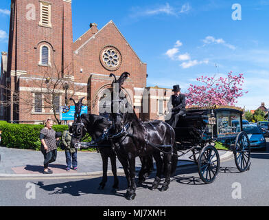 A cavallo fuori funebre Frinton chiesa libera da William Hayne, 1911-1935, italianamente stile, Connaught Avenue, FRINTON ON SEA, Essex, Inghilterra Foto Stock