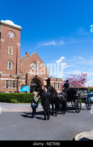 A cavallo fuori funebre Frinton chiesa libera da William Hayne, 1911-1935, italianamente stile, Connaught Avenue, FRINTON ON SEA, Essex, Inghilterra Foto Stock